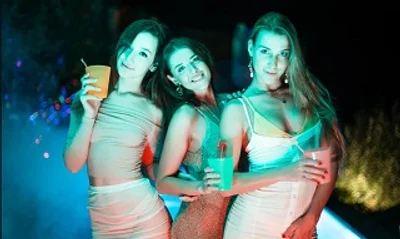 西比尔·亚历克西斯水晶和艾莉女孩夏日之夜