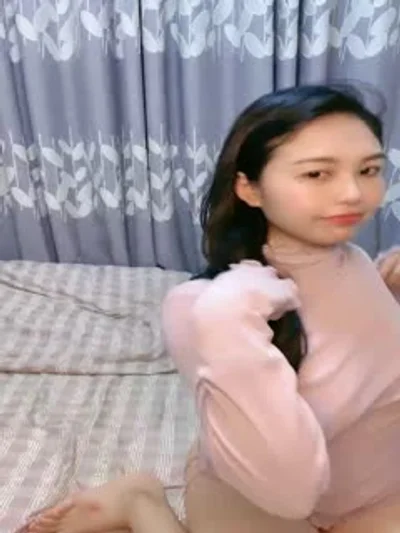 甜美酒窝极品小姐姐！一对豪乳超性感！撩起衣服露奶子的。！