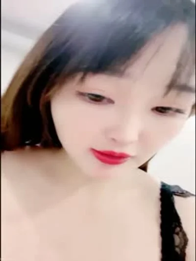 直播白嫩巨乳小姐姐.
