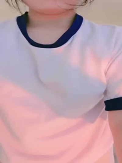 直播_萝莉学生妹情趣耳朵白丝袜，撩起衣服揉捏奶子，近距离特写粉嫩美穴