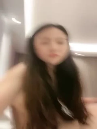 直播肉感十足一线天粉穴小骚货
