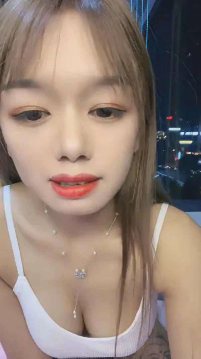 花臂吊带包臀裙 精神小妹 小红帽直播