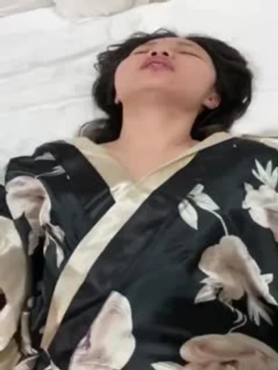 露脸才是王道！多毛国人妹子留学生反差骚女2.