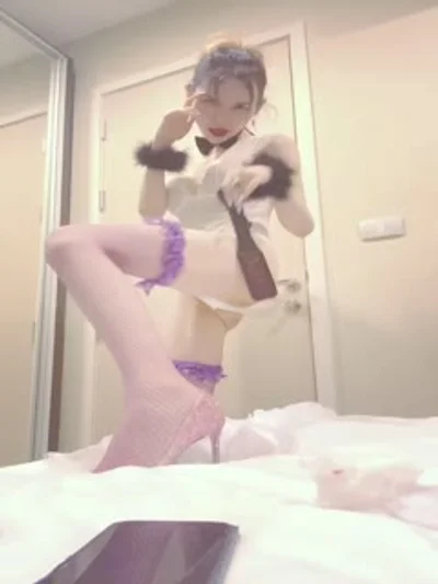 奇骚无比的骚货、闺房极致诱惑、爆乳骚逼，艳舞诱惑