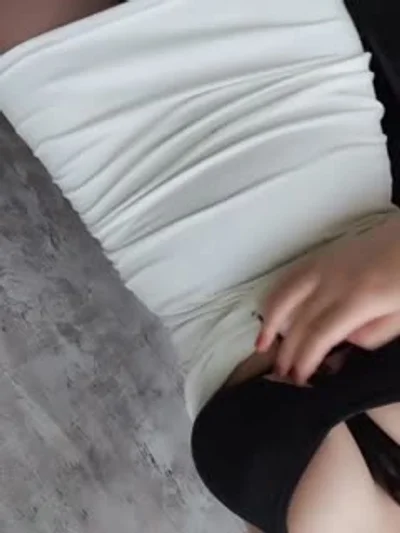 爆乳女神#户外_路过菜地_摘茄子直接无套插入_
