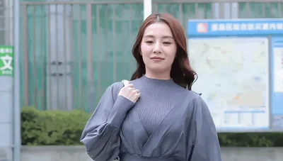 [AI Actress Series] Liu Shishi followed into the house and was gang-raped