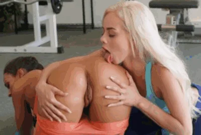 Vagina Training with Abigail and Elsa