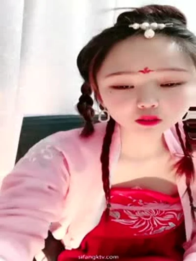 22-year-old lactating goddess with classical temperament, palace maid travels through time, steamed bun breasts, soft, masturbates to orgasm and sprays urine, so cool! @精品国产视频