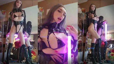 Domestic selfie extreme busty Internet celebrity &quot;Wang Ruier&quot; fluorescent stick black silk crape myrtle spray extreme god show the other side of lewdness 1