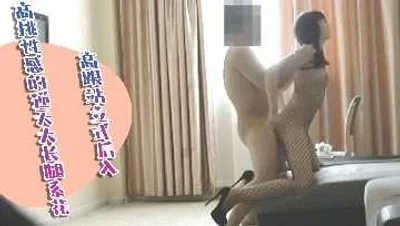 高挑性感的逆天大长腿系花高跟站立式后入