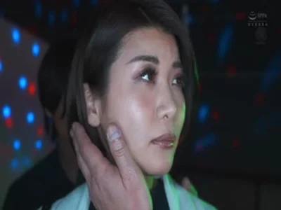 JUQ-844 ハプニングバー人妻NTR 「あなたのためよ…」と言っていた妻がいつしか群がる男たちに夢中になっていた。